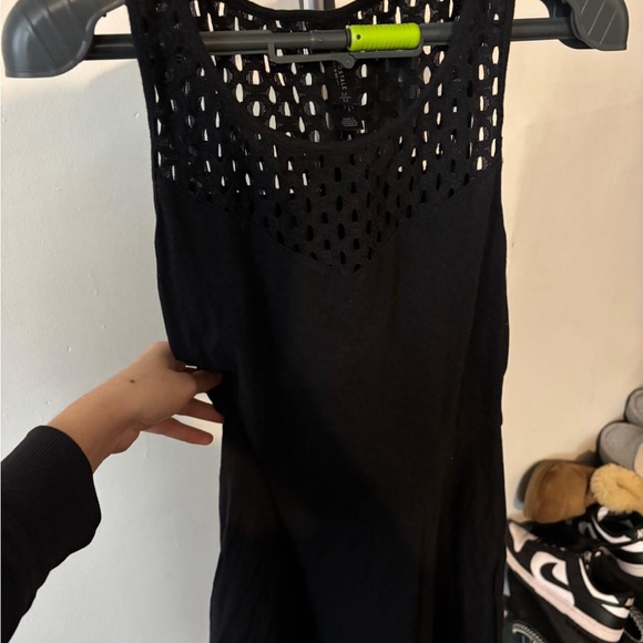 Black Sleeveless Sheath Dress with Crew Neck - Picture 2 of 4